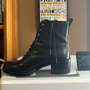 Madewell Patti black leather lace-up boots excellent used condition sz 8